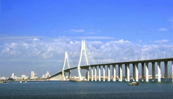 湛江市有多少人口和面积