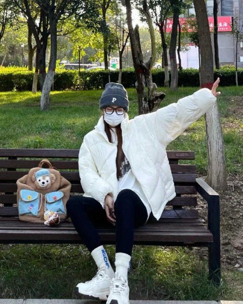 穿衣服忌上深下浅