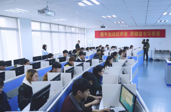 女生想从政学什么专业