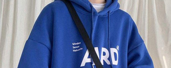 黄皮穿克莱因蓝色会不会显黑