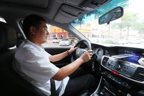 领导器重一个人的表现