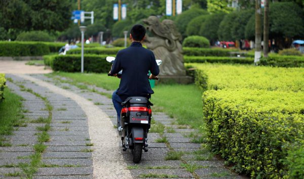 电动车铅酸电池和锂电池哪个好