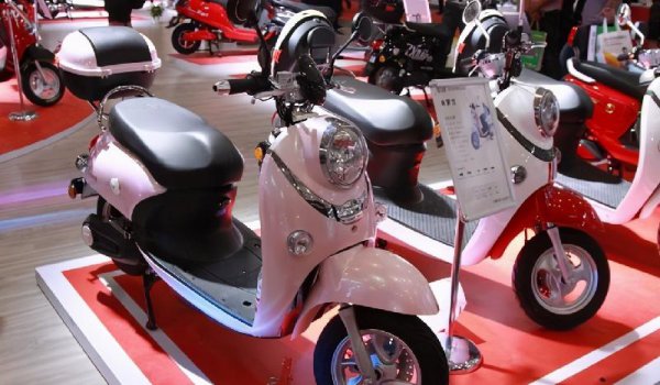 电动车铅酸电池和锂电池哪个好