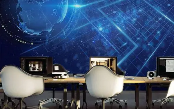 黑色配蓝色好看吗