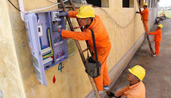 邻居的零线我的火线我家电表会转吗