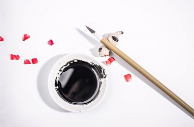 毛笔如何开笔及养护 新买毛笔正确的开笔和保存方法介绍