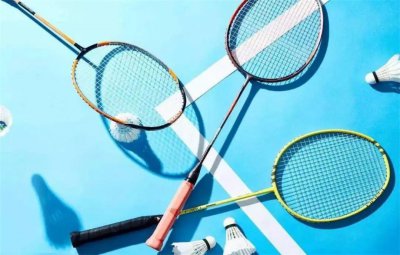 羽毛球怎么扣球才有力量 打羽毛球有力度的扣球方法