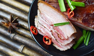 用什么树叶烤腊肉好吃 熏腊肉的做法