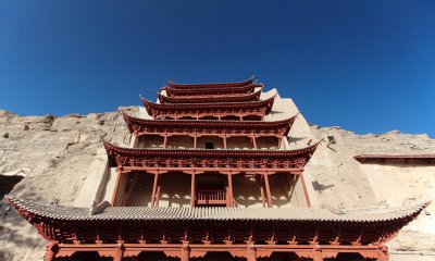 莫高窟在哪里 莫高窟位于甘肃省敦煌市的什么地方