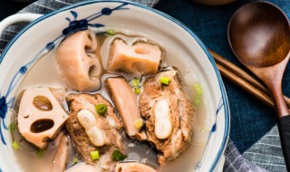 骨头莲藕和什么一起煲汤比较好 骨头莲藕和什么一起煲汤适宜