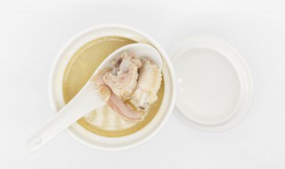 母鸡放什么食材 母鸡煲汤放哪些材料