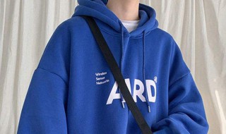 克莱因蓝黄皮显黑吗 黄皮穿克莱因蓝色会不会显黑