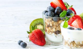 吃哈密瓜能喝酸奶吗 吃哈密瓜能不能喝酸奶