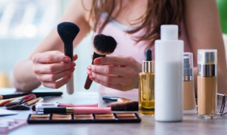 化妆品用什么做的 化妆品主要原料介绍