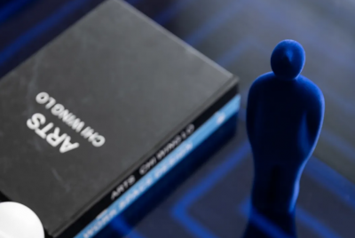 黑色配蓝色好看吗 黑色和蓝色搭配给人一种什么感觉