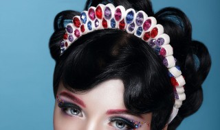 皮肤发黄染什么颜色头发显白 皮肤发黄染哪种颜色头发显白