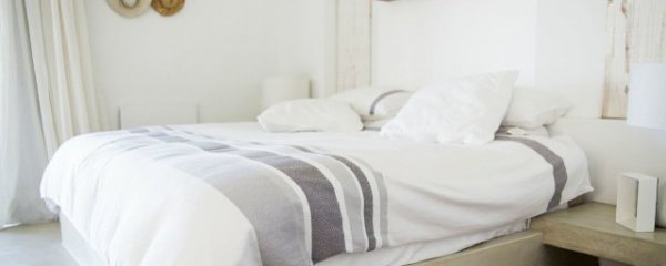 卧室怎样挑选墙布颜色