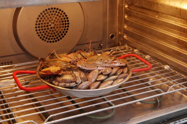 蒸烤一体机好还是单独的烤箱好