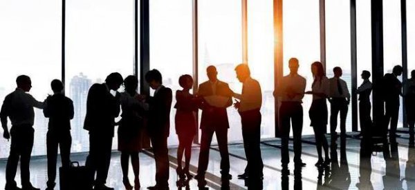 男人三十岁没出息就废了吗