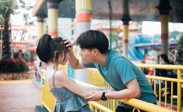 怎样让男朋友越来越爱你离不开你