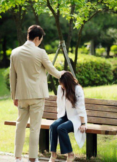 男生突然摸你头心理学