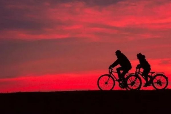 男生带有占有欲的眼神