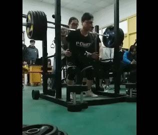 深蹲70kg是什么水平