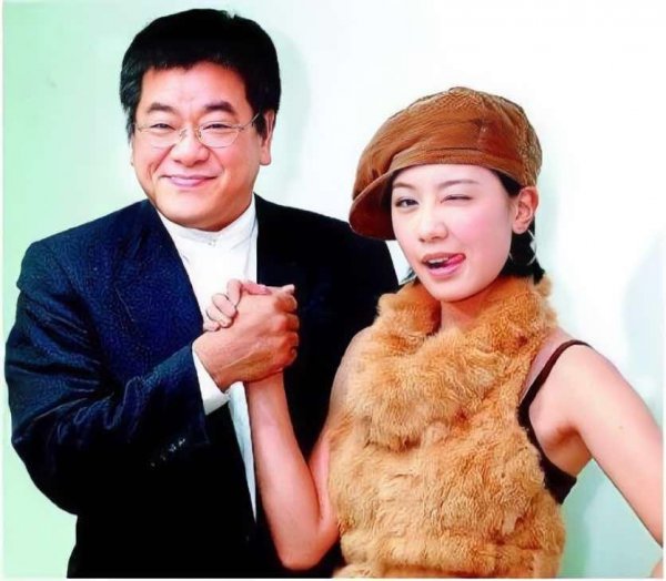 贾静雯个人资料简历