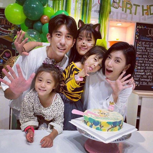 贾静雯个人资料简历