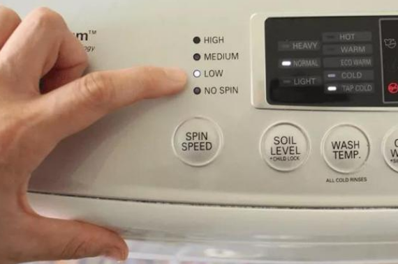 牛仔裤褪色有什么办法不让它褪色