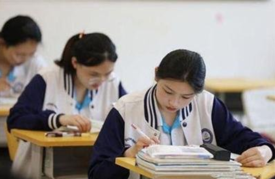 2023年高考生可以复读吗