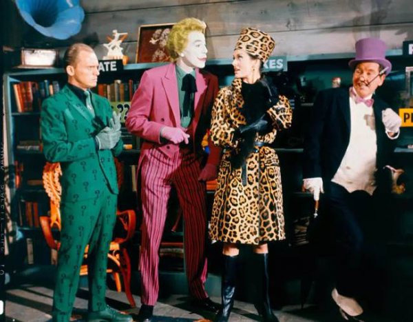 蝙蝠侠三部曲观看顺序