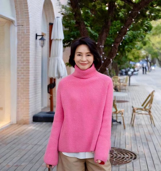 40岁后不宜穿的颜色