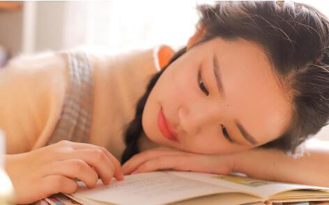 女朋友从来不主动联系我什么原因