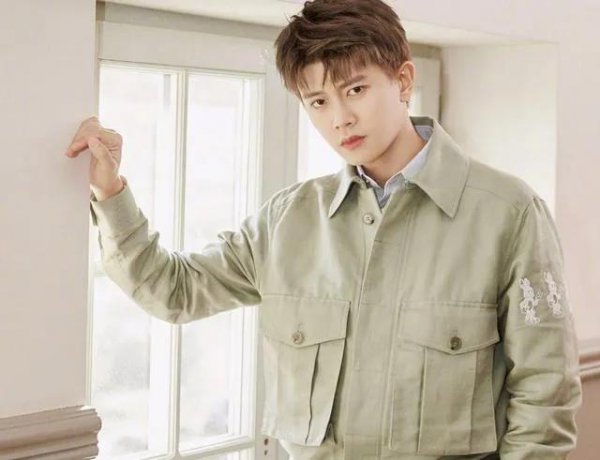 当红演员任嘉伦前女友是谁