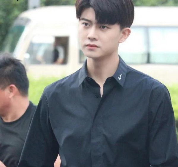 当红演员任嘉伦前女友是谁