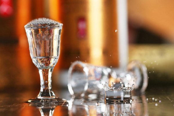 一瓶白酒有多少斤