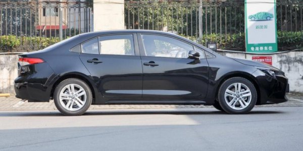 雷凌和卡罗拉哪个性价比更高一些