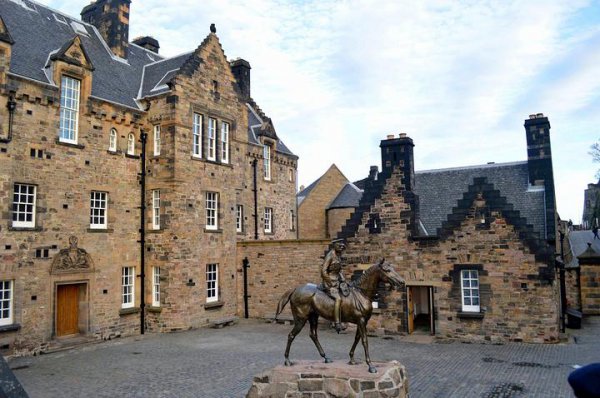 爱丁堡是哪个国家的城市