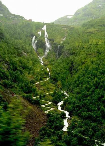 挪威有多少人口面积多大