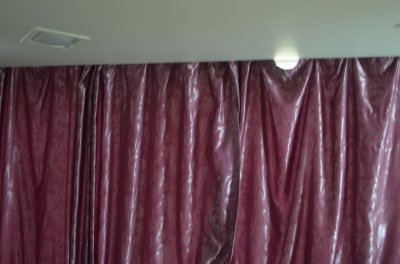 主卧室窗帘忌讳的颜色 家里挂窗帘不要选这几种颜色