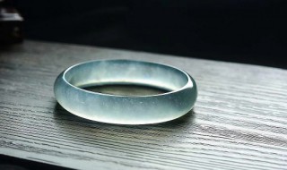 手镯戴什么材质好 手镯戴哪种材质好