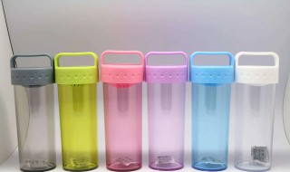 儿童水杯带子怎么穿 儿童水杯带子如何穿