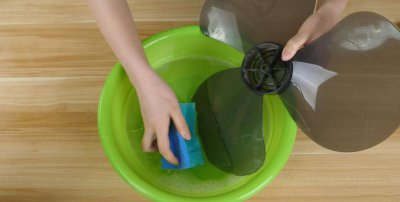 小风扇怎么清洗最快又干净 教你一招不用拆卸的清洗方法