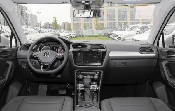 凯迪拉克xt4和途观l哪个好更保值