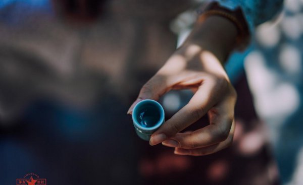 茅台酒怎么辨别真假简单方法