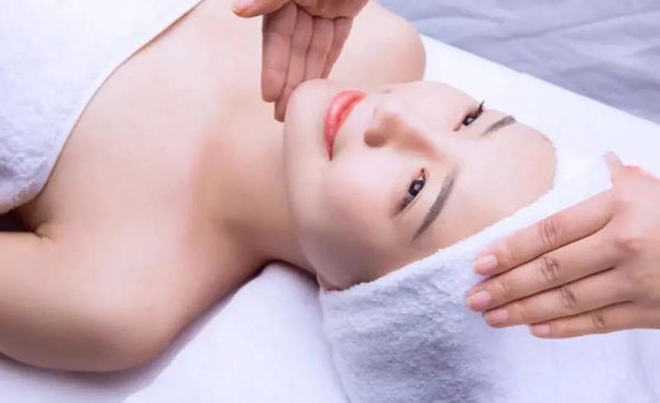 涂了防晒霜用洗面奶洗得干净吗