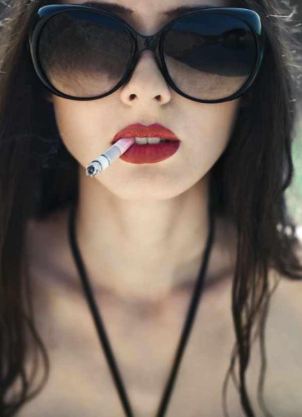 为什么漂亮的女生都会抽烟