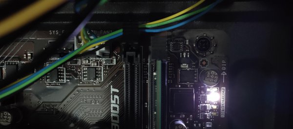 华硕主板dram故障灯亮什么意思