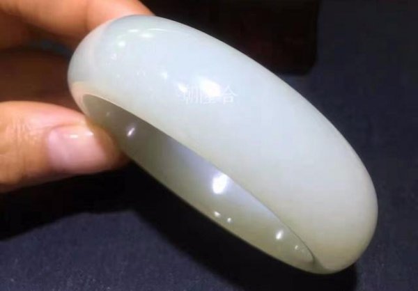 羊脂玉和羊脂白玉有啥区别